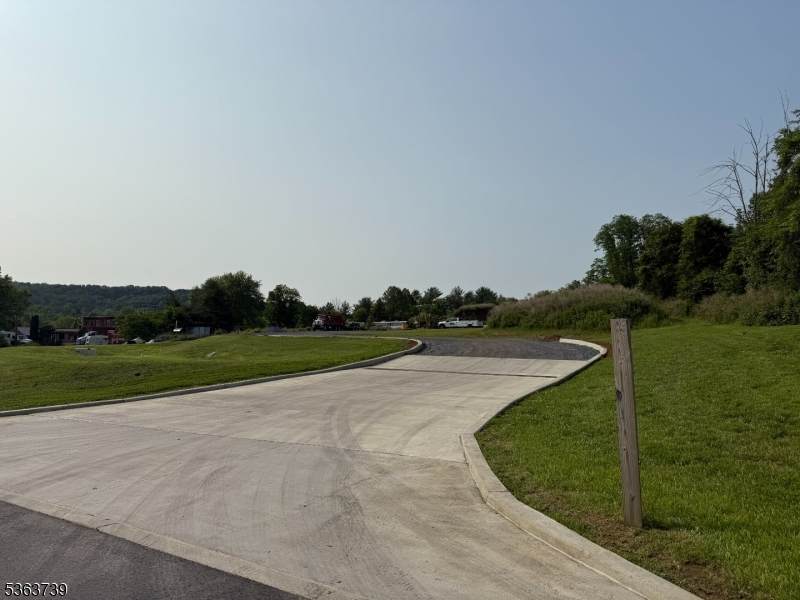 210 Belview Rd - Photo 1