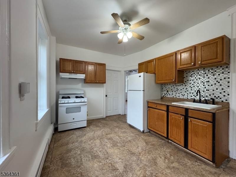 253 Palisade Ave - Photo 1