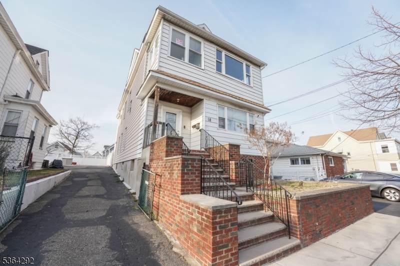18 Prescott Ave - Photo 1