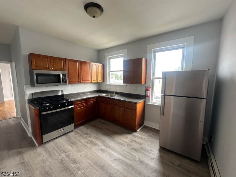 159 21St St - Photo 1