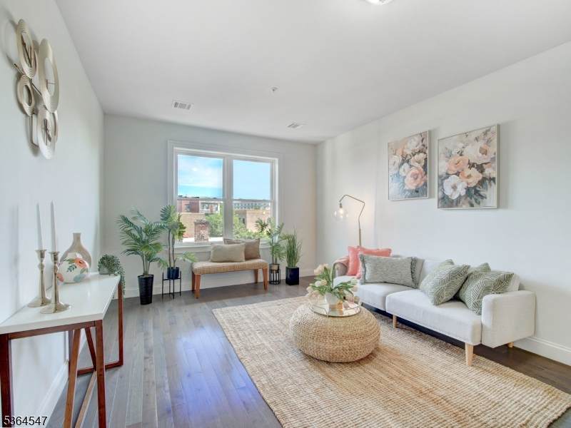 90 Clinton Ave - Photo 1
