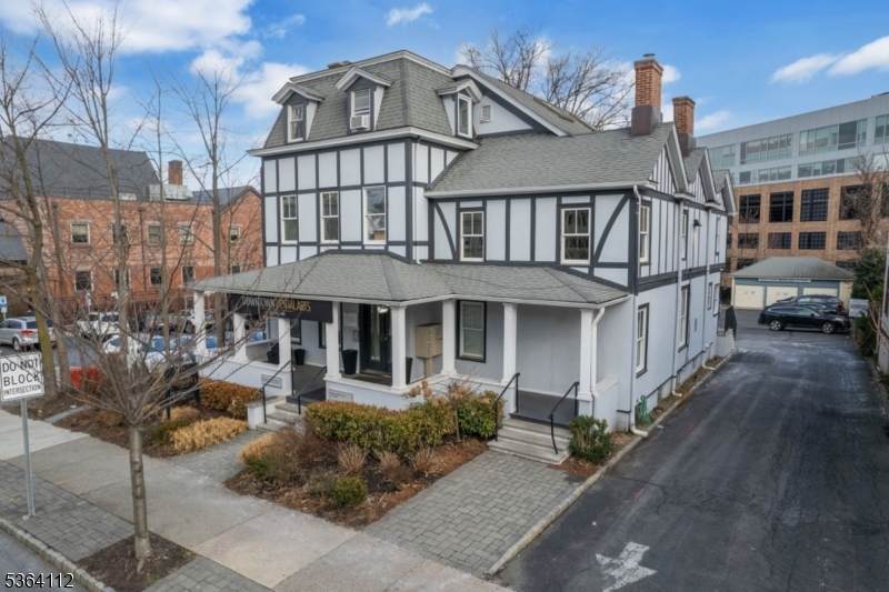 31 S Fullerton Ave - Photo 1