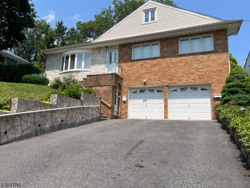 797 Chestnut St - Photo 1