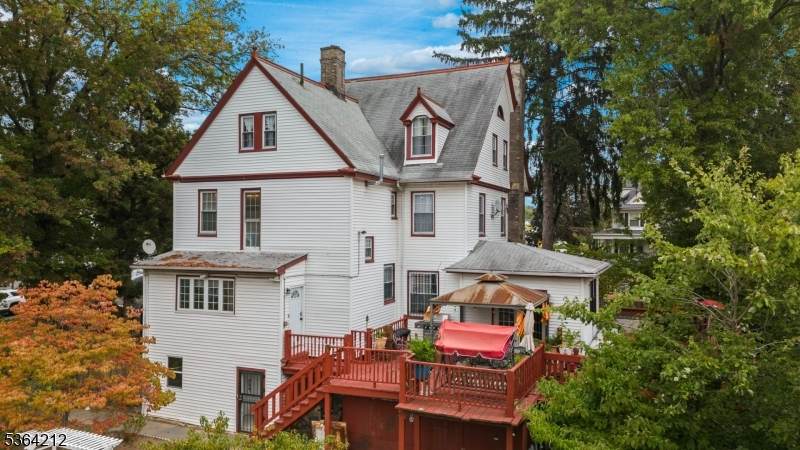 129 S Munn Ave - Photo 1
