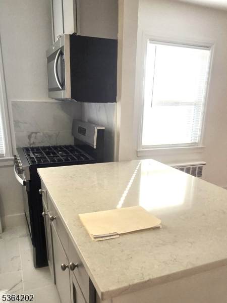 77 Forest Hill Pkwy - Photo 1
