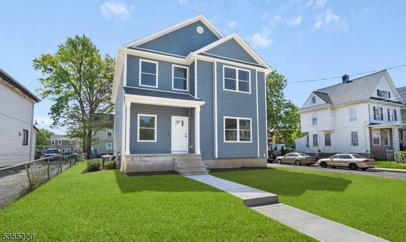 435 W 5Th St - Photo 1