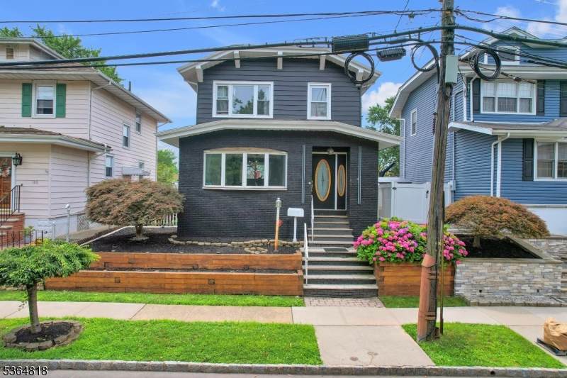 104 W Lincoln Ave - Photo 1