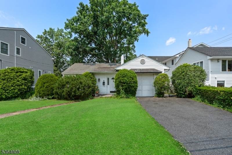 8 Hampton Rd - Photo 1