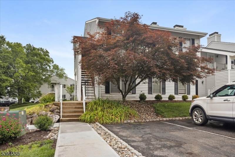 320 Sparrow Ct - Photo 1