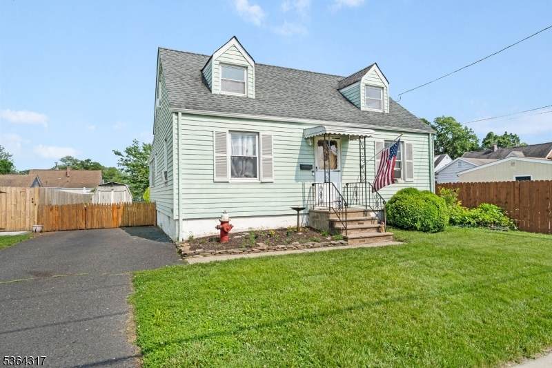 520 Marion St - Photo 1