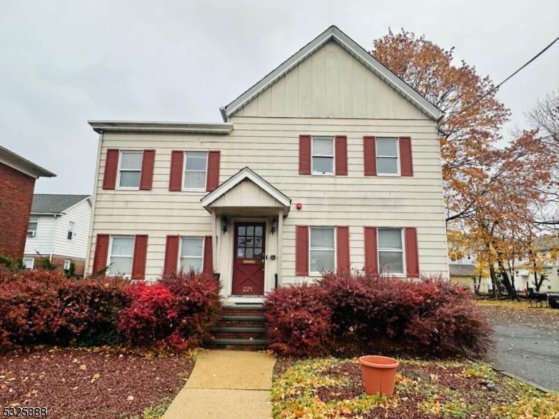 221 Main St - Photo 1