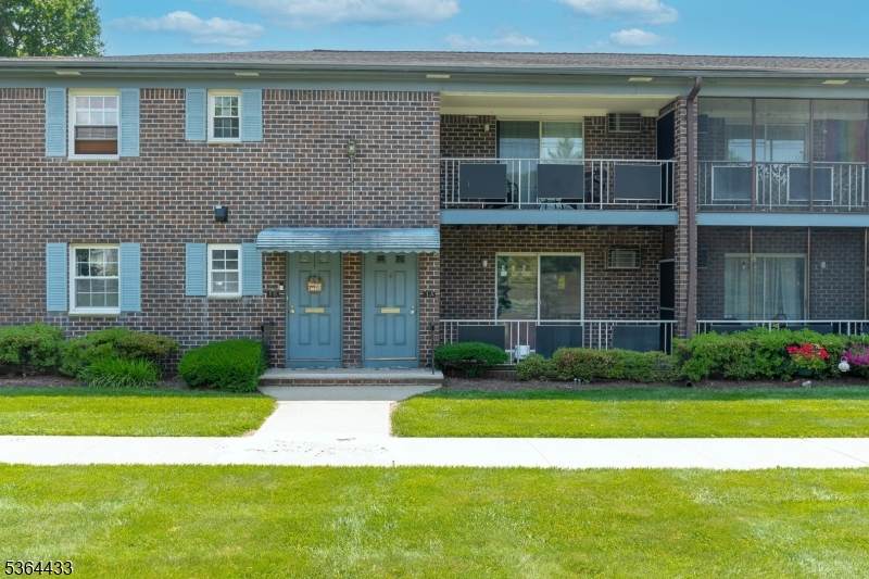 580 Bloomfield Ave-1A - Photo 1