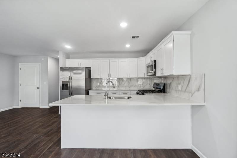 889 S 17Th St, Apt 2 - Photo 1