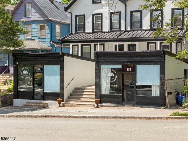 152 Forest St - Photo 1