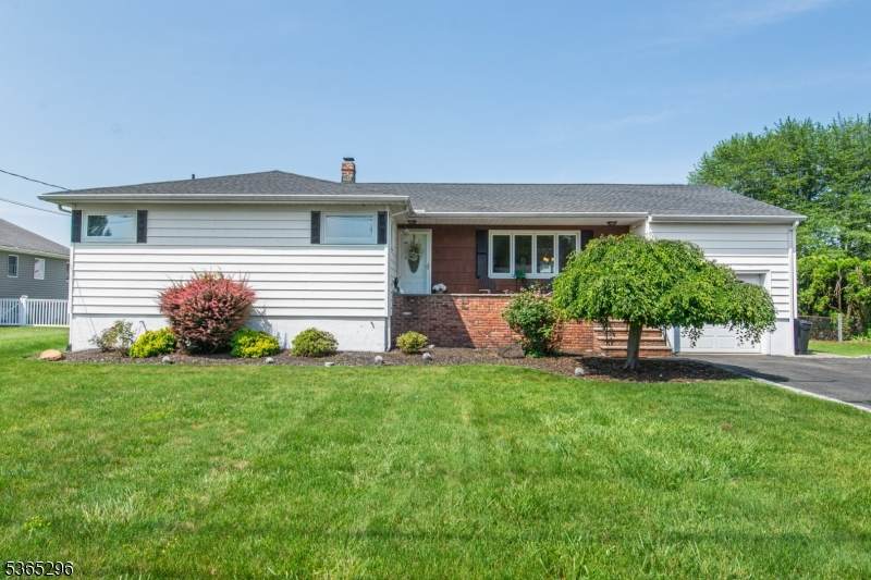 11 Vine St - Photo 1