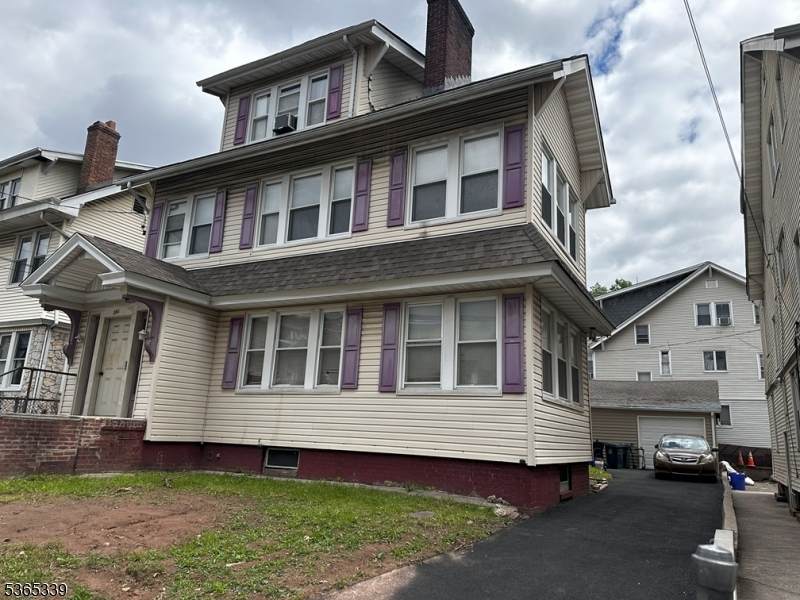 262 Osborne Ter - Photo 1