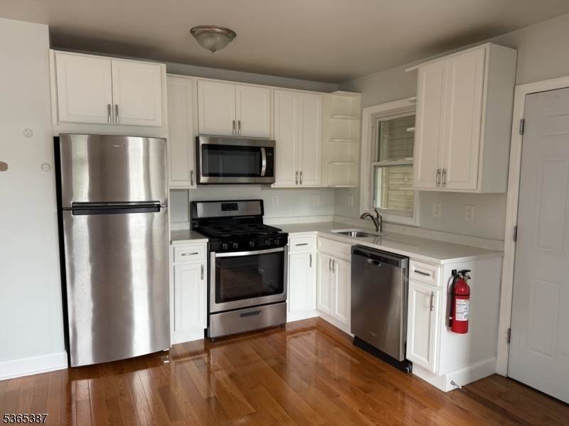 25 Pine St - Photo 1