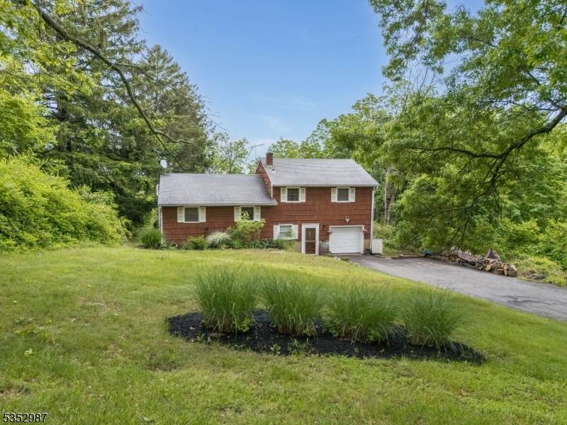 4 Broad View Place - Photo 1