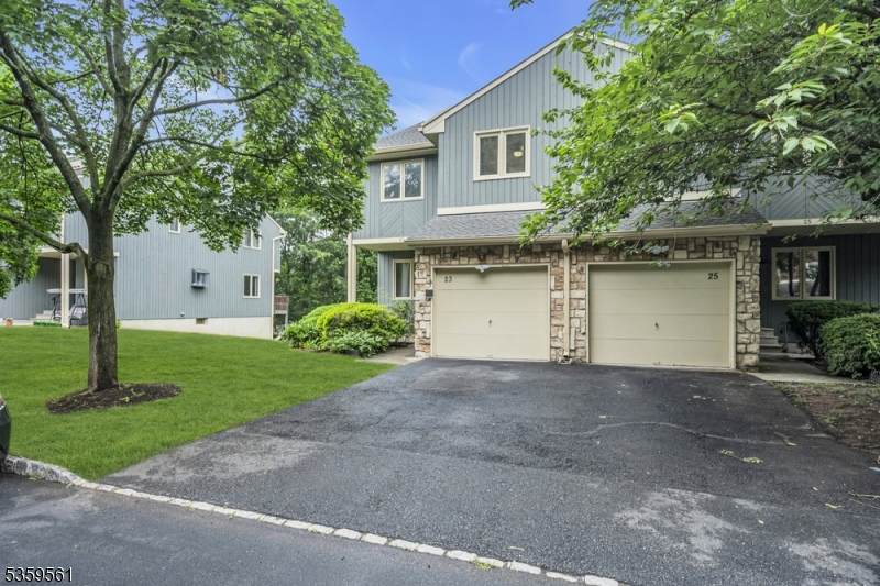 23 Bond St - Photo 1