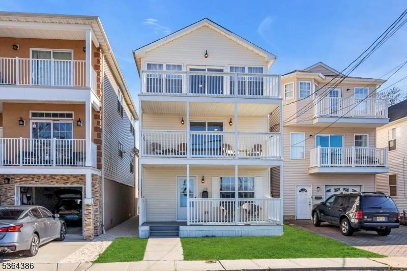 28 Bay Ave - Photo 1