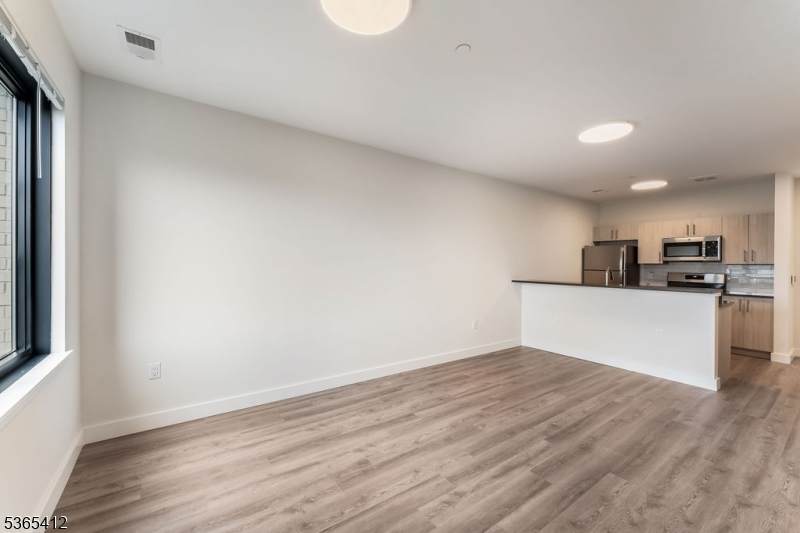72 S Essex Ave - Photo 1
