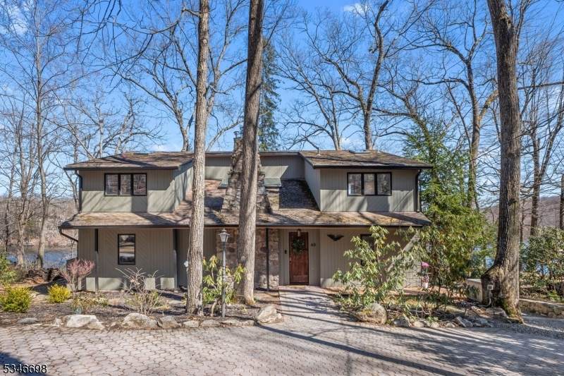 60 W Shore Dr - Photo 1