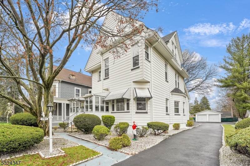 201 Washington St - Photo 1