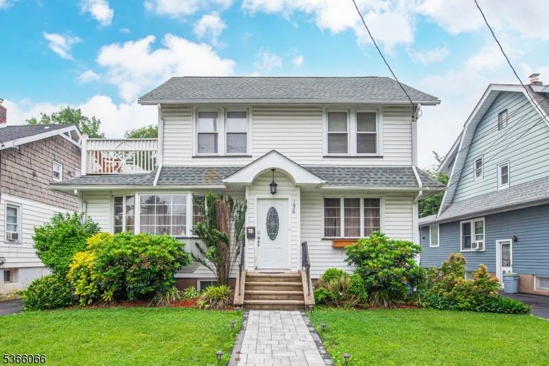 156 Cedar Ave - Photo 1