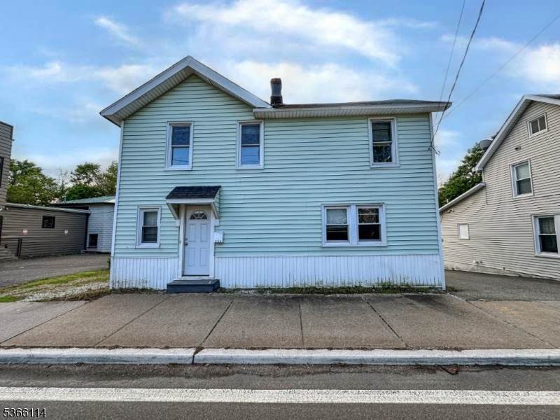 748 Ringwood Ave - Photo 1