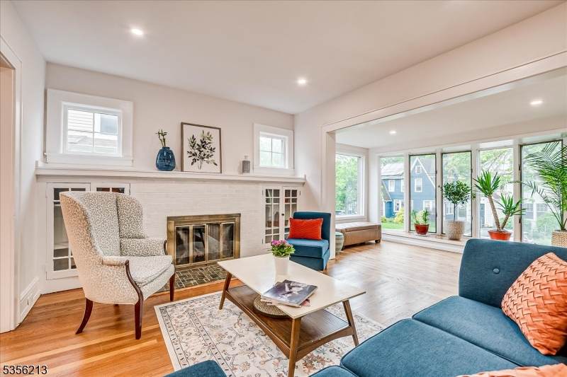 24 Manley Ter - Photo 1
