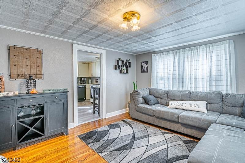 315 Green St - Photo 1