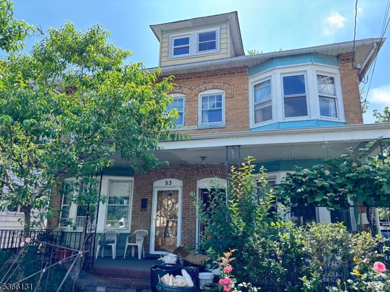 55 Thompson St - Photo 1