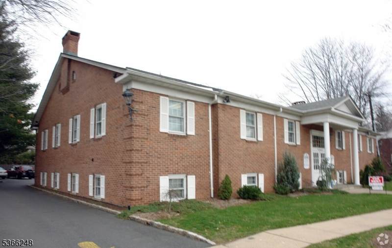 567 Park Ave - Photo 1