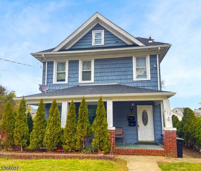 479 Hampton Ave - Photo 1