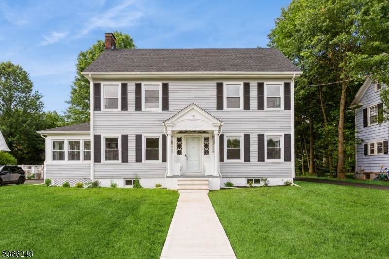 1157 Martine Ave - Photo 1
