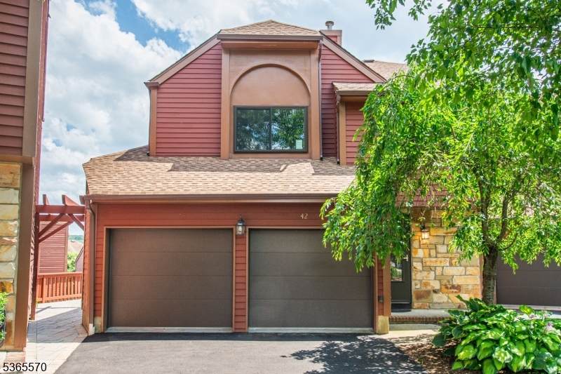 42 Hickory Hill Ct - Photo 1