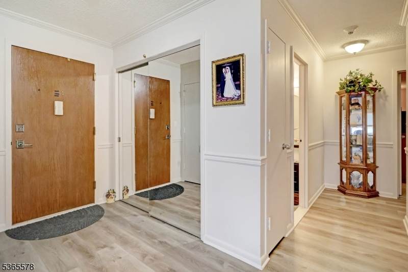 2 Claridge Dr. 7Lw - Photo 1