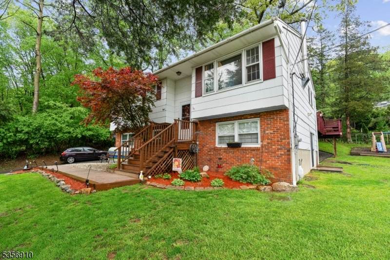 8 Hillside Terrace - Photo 1