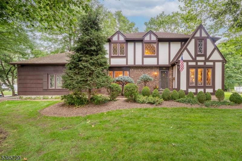 73 Garden Ave - Photo 1