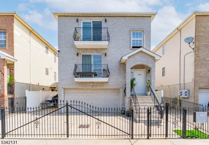 228 Murray St - Photo 1