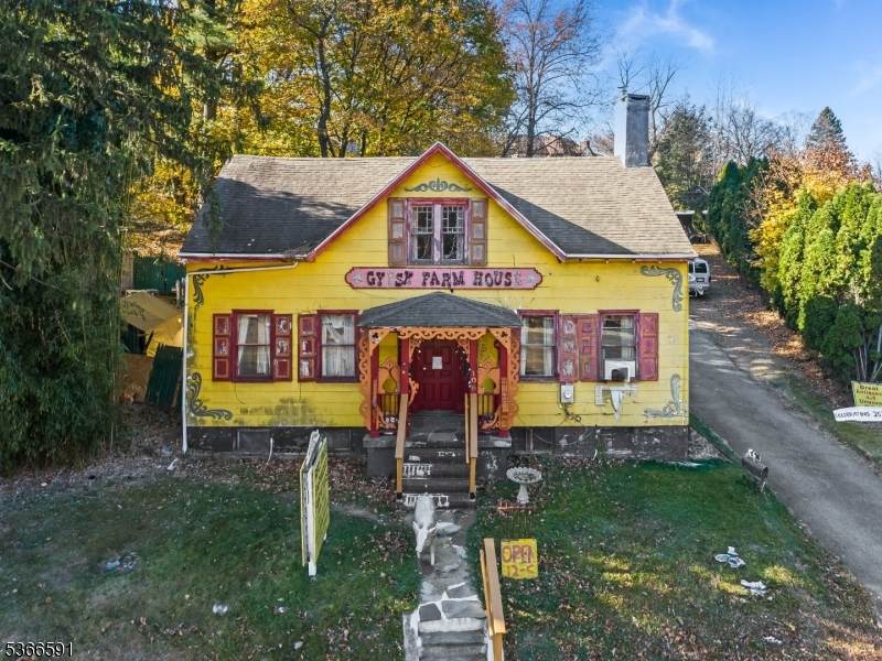 106 Pompton Ave - Photo 1
