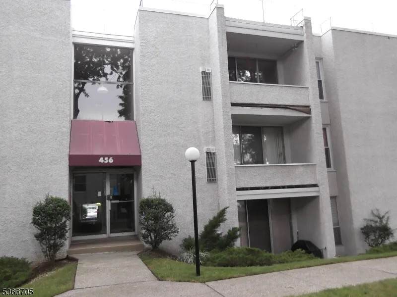 456 River Rd - Photo 1