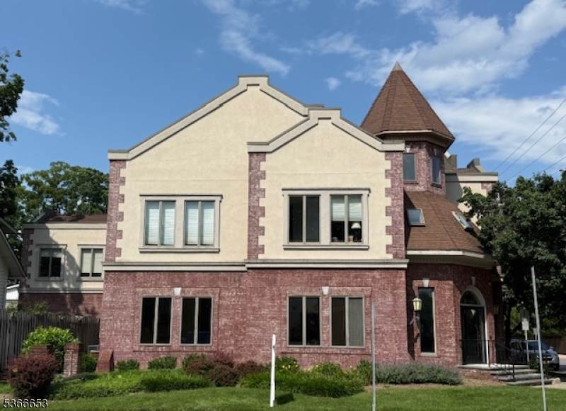699 Washington St - Photo 1