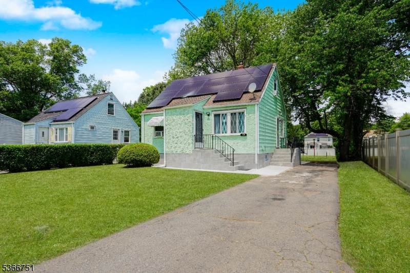 139 Churchill Ave - Photo 1