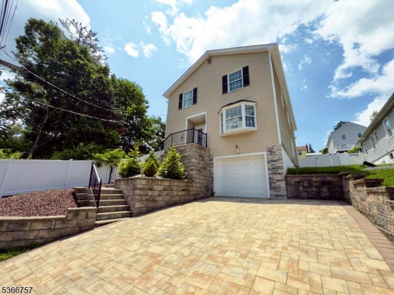158 Madison St - Photo 1