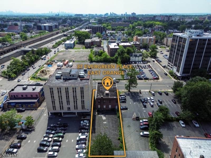 37 Evergreen Pl - Photo 1