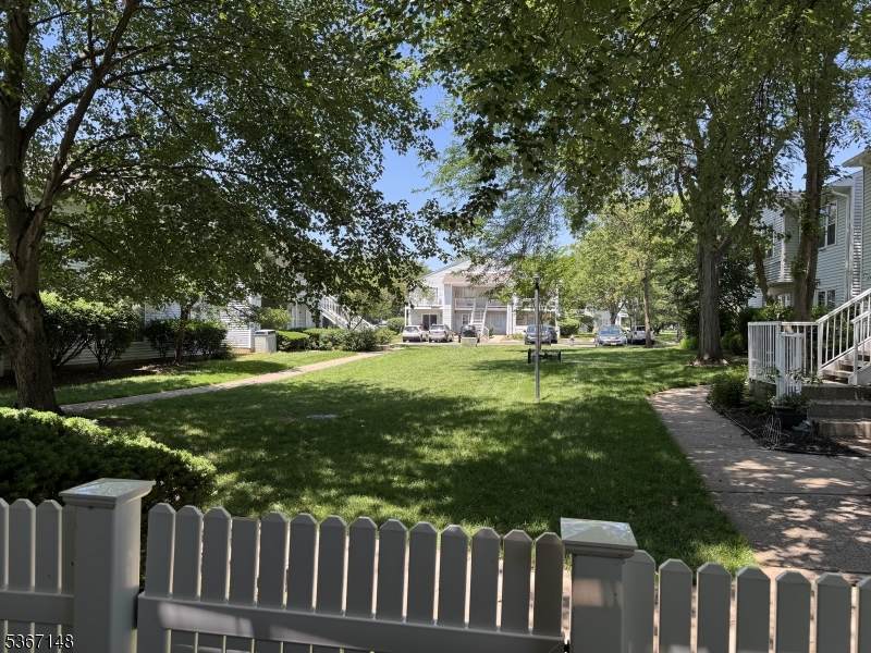 13 Larkspur Court - Photo 1
