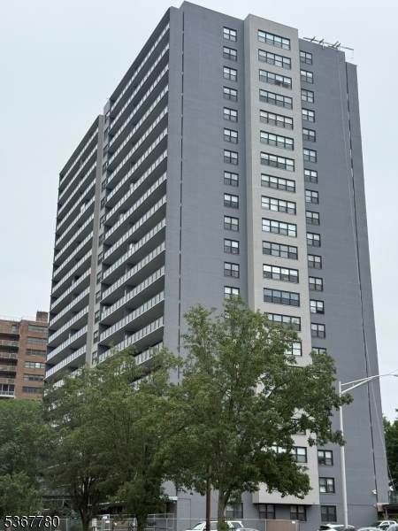 285 Aycrigg Ave - Photo 1