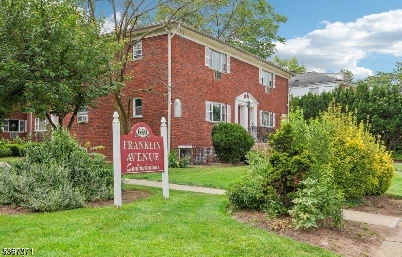 640 Franklin Ave - Photo 1
