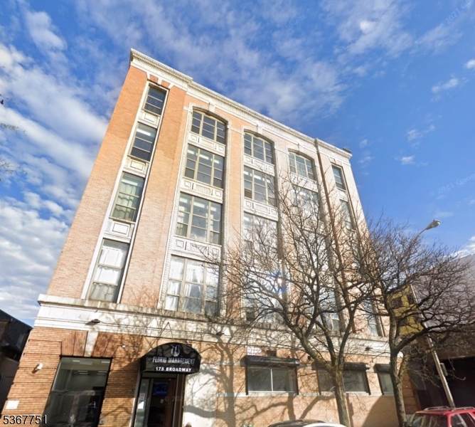 175 Broadway - Photo 1